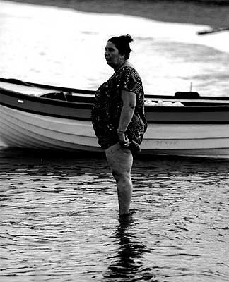 En la playa (realizada en M&aacute;laga en 2001), de Illya Alvarado.