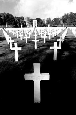 Cementerios de la II Guerra Mundial, serie fotogr&aacute;fica de Fabio Borquez
