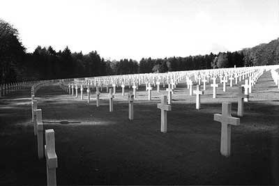 Cementerios de la II Guerra Mundial, serie fotogr&aacute;fica de Fabio Borquez