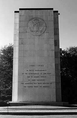 Cementerios de la II Guerra Mundial, serie fotogr&aacute;fica de Fabio Borquez