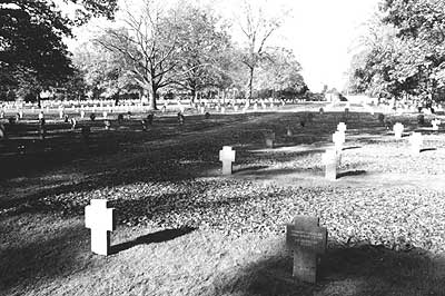 Cementerios de la II Guerra Mundial, serie fotogr&aacute;fica de Fabio Borquez