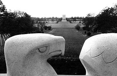 Cementerios de la II Guerra Mundial, serie fotogr&aacute;fica de Fabio Borquez