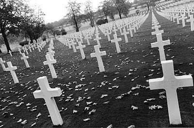 Cementerios de la II Guerra Mundial, serie fotogr&aacute;fica de Fabio Borquez
