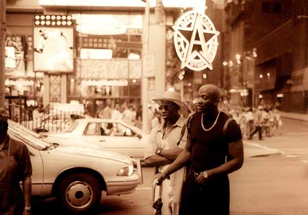 Nueva York en sepia antes de te&ntilde;irse de rojo, serie fotogr&aacute;fica de Fabio Borquez