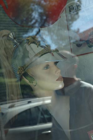 Seducci&oacute;n y artificio. Serie fotogr&aacute;fica de Sol Romo.