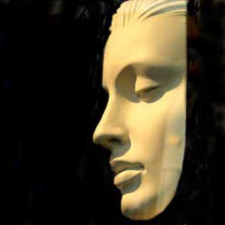 Seducci&oacute;n y artificio. Serie fotogr&aacute;fica de Sol Romo.