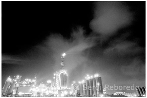 Contaminaci&oacute;n atmosf&eacute;rica. Serie fotogr&aacute;fica de Sergi Reboredo.